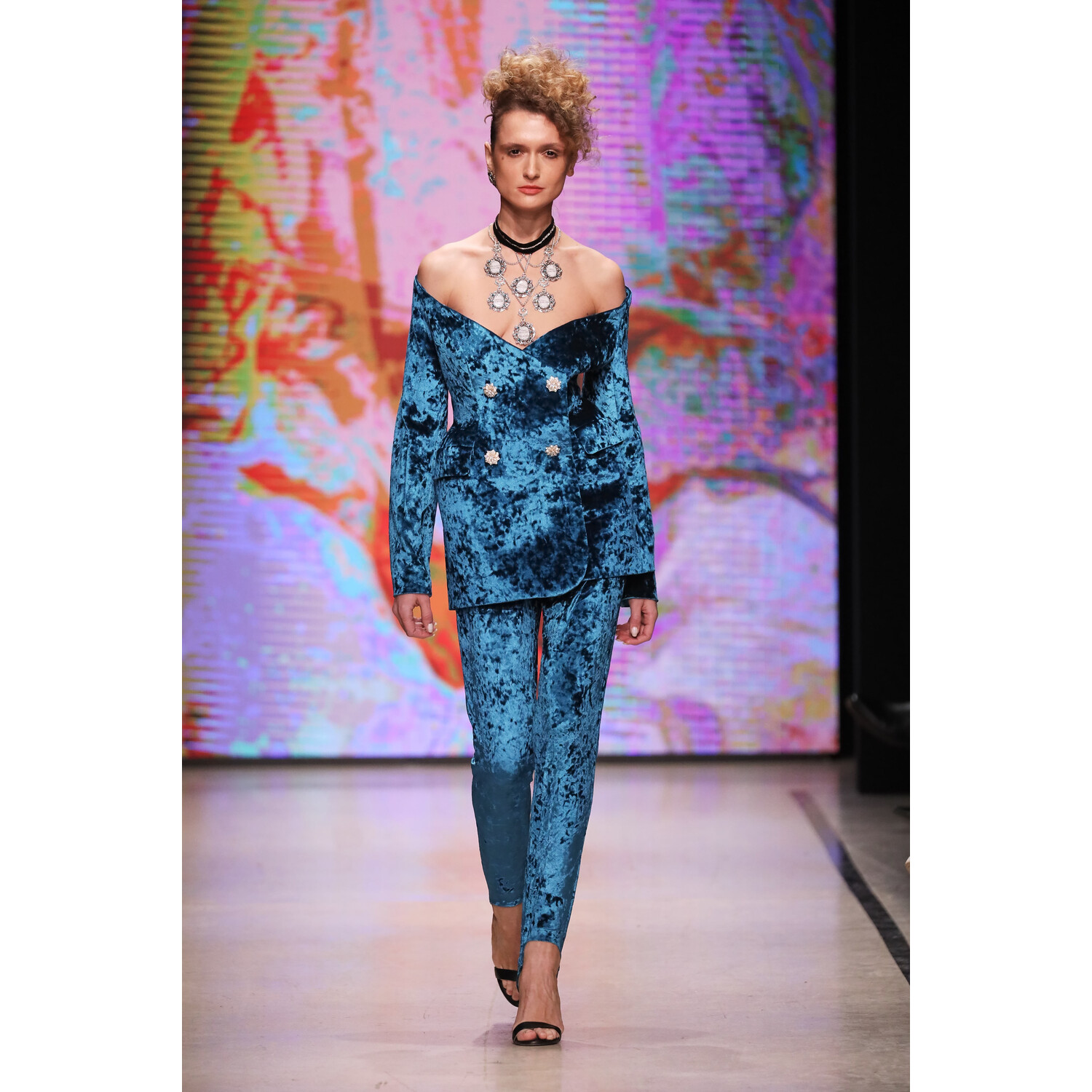 Фото Product of Imitation Fall 2019 Ready-to-Wear / Product of Imitation осень-зима 2019 / Неделя моды: Москва
